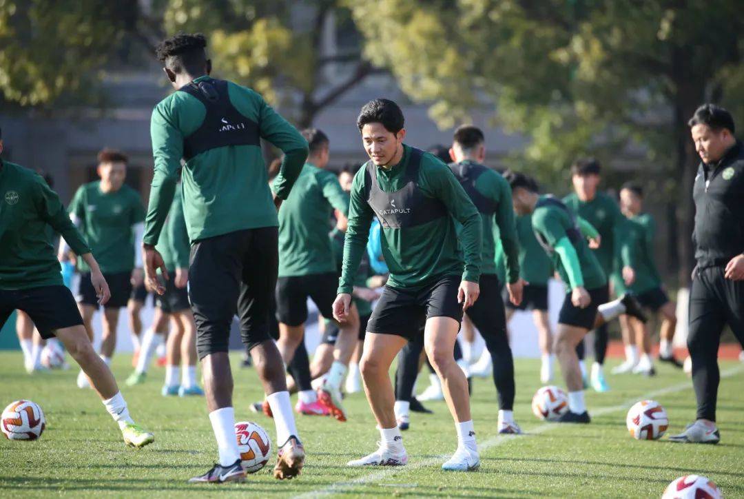 开云体育网址-【队内竞争】新老球员对抗带来的精彩比拼的简单介绍